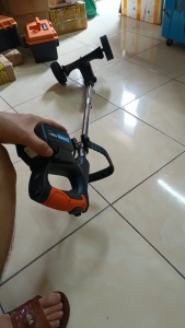 Máy cắt cỏ dùng pin Kapusi Nhật Bản có bánh xe chuyên dụng cho thợ làm vườn