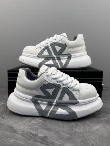 Trendy Mens Shoes Graffiti Thick Bottom Heightening White Sneakers 2025 Autumn New Fashion Versatile High-End Feeling Casual Board Shoes