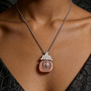 Sweet and elegant pumpkin pink crystal pendant necklace versatile and simple for everyday wear