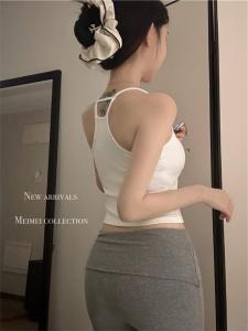 เสื้อกั๊กออกกำลังกายแบบเกาะอกเซ็กซี่สำหรับผู้หญิง สายรัดคอ แผ่นเสริมหน้าอก ทรงสลิมฟิต ดีไซน์หลังสวยงาม เสื้อชั้นในสตรี