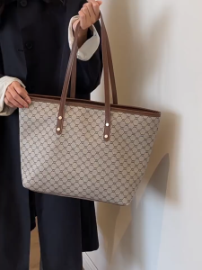 Tote Bag Women Large Capacity Leather Handbag Vintage Print Elegant Crossbody Bag Commuting Simple