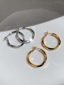 Trendy S925 Silver Needle Metal Facet Smooth Spiral Design Hoops Earrings Simple Cold Style Fashion Jewelry Ear Cuffs