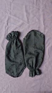 Sarung tangan sholat wanita/sarung tangan haji dan umroh wanita/perlengkapan haji dan umroh/sarung tangan wanita katun bordir/sarung tangan sholat hitam putih