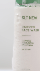 KLT NEW HIJAU FACE WASH Brightening – Sabun Cuci Muka Pencerah untuk Kulit Sensitif & Berjerawat / Acne Prone (90ml)