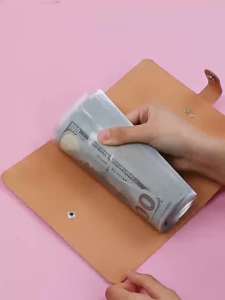 VIVOLILV 【การจัดส่ง 2-3 วัน】สมุดออมเงิน สนุกกับการ เครื่องผูกท้าทายการออมเงินใสสะอาด ง่ายต่อการ 100หนังสือท้าทายส่วนลดซองจดหมาย การ์ตูนลายการ์ตูน กันน้ำกันน้ำได้ สมุดบันทึกงบประมาณเงินสด นักวางแผนเงิน