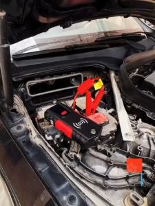 Spot Multi Function 69800mah 12V Car Starter Kereta Jumper Power Bank Emergency With Wireless Charging Phone Fast Charge  2 USB Port