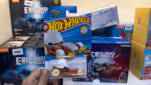 Mô Hình Xe Hot Wheels EggShelleRacer Độc Lạ - Dòng Xe Đua Drag Racers 2026