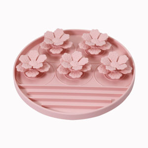 Silicone Pet Slow Feeder Mat Round Dog Licking Mat with Suction CupsAnti-choking Pet Snuffle Mats Puppy Feeding Dishes Pet Suppl