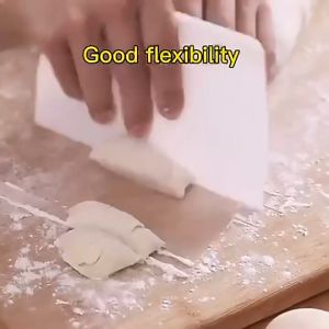 1Pcs Dough Scraper Trapezoid Plastic Dough Cutter Baking Plastic Cutter Pastry Dough Cake Food Kitchen Tool Dough Cutting Board