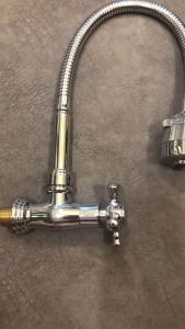 🔥พร้อมส่ง🔥ก๊อกซิงค์ติดผนัง ด้ามหมุน งวงสแตนเลสยืดหยุ่น หมุนได้รอบ แกนทองเหลืองทนทาน แถมฟรี!เทปพันเกลียวจุกประหยัดน้ำ