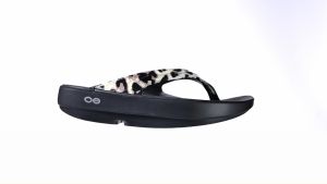 OOFOS OOLALA CHEETAH LTD รองเท้าเพื่อการฟื้นฟู