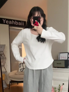 เสื้อยืดคอกลมแขนยาวสีขาว ทรงเข้ารูป สำหรับผู้หญิง ฤดูใบไม้ร่วง 2025 ใหม่ ไซส์ใหญ่ ปกปิดเนื้อ ดูสง่างาม เสื้อชั้นใน