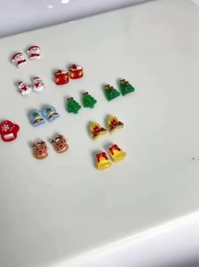 1 ชุด มี 5 ชิ้น อะไหล่เรซิ่นคริสต์มาสน่ารักการ์ตูน Santa Claus Bonfire Elk เรซิ่นติดเล็บ