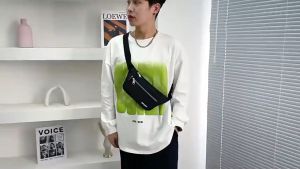 กระเป๋าคาดหน้าอก-เอวผู้ชายแบบมัลติฟังก์ชั่น สะพายข้างไหล่เดี่ยว ดีไซน์เรียบง่ายด้วยไนลอน สำหรับกิจกรรมปีนเขา กีฬากลางแจ้ง และไลฟ์สไตล์แฟชั่นลำลอง