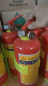 Bình chữa cháy bột ABC 2kg có tem bảo hành 12 tháng dùng cho văn phòng xe tải...