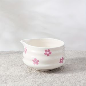 1pc 460ml/16oz Traditional Porcelain Matcha Bowl with Pour Spout Cute Sakura/Mushroom/Strawberry Matcha Bowl Artistic Ceramic