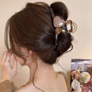 Large Size Luxury Heart Shaped Hair Clip Womens New 2025 Stylish Shark Tail Hair Accessory Elegant Fashionable Hair Gripper