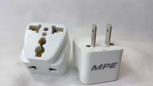 Ổ cắm du lịch ổ cắm di động MPE AD1 với chất liệu PC chống cháy là sản phẩm có kiểu dáng nhỏ gọn dễ cầm nắm tiện dụng
