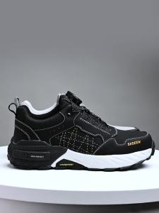Mens safety shoes with anti - impact steel toes puncture - resistant Kevlar and rubber anti - slip soles for industrial work.