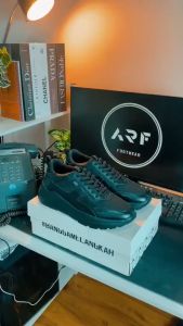 JAGUAR BLACK |ManNeedMe x ARF| Sepatu Sneakers Pria Casual Shoes JAHIT SOL