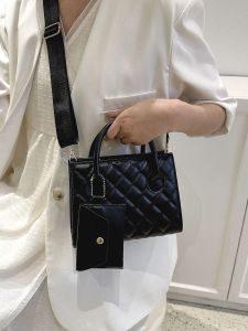 Fashionable Summer Womens Handbag Retro Versatile Crossbody Bag Quality Leather Shoulder Bag Stylish Small Square Bag