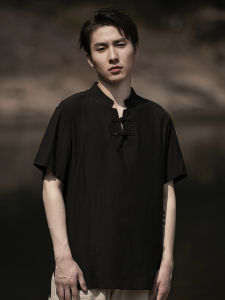 เสื้อยืดคอตั้งแขนสั้นผ้าไหมน้ำแข็งสำหรับผู้ชาย ฤดูร้อน 2023 ทรงหลวม สีสันสดใส ปกตั้ง ปิดด้วยกระดุม เสื้อผ้าทำงาน