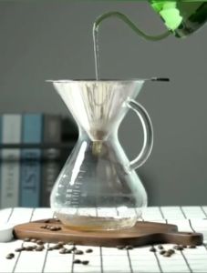 ชุดเครื่องชงชา แก้วชงสกัดกาแฟ 300ml. วัสดุทนความร้อน กาน้ำชาแบบมีที่จับ ชุดดริปกาแฟ เหยือกกาแฟ อุปกรณ์ชงชา เหยือกแก้ว กระดาษกรอง เหยือกใส่น้ำ มีปากเท มีสเกลบอกปริมาณ