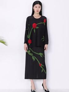 52027 One Size (45-75kg) Pleated Suit Female Spring Printed Rose Round Neck Pullover Top Back Slit Skirt