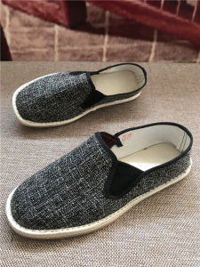 ผู้ชายแบบดั้งเดิมฤดูใบไม้ผลิฤดูใบไม้ร่วงสบายระบายอากาศรองเท้าดูดซับเหงื่อที่มีพันชั้นแต่เพียงผู้เดียวสําหรับใช้ในบ้านและสํานักงาน