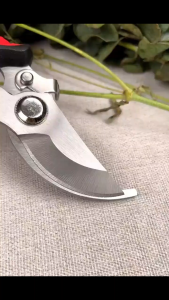 SK5 กรรไกรตัดกิ่ง กรรไกรตัดกิ่งไม้ ชุดเครื่องมือสวนพรีเมี่ยม กรรไกรแต่งกิ่ง ทำสวน กรรไกรตัดแต่งกิ่งไม้ 3 จังหวะ มีระบบล็อคด้าม เบาแรงกด ตัดง่าย