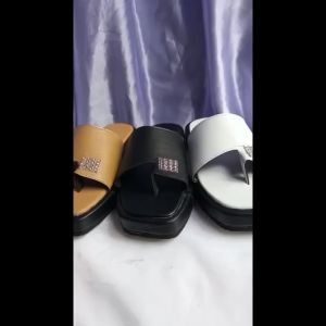Sandal Wanita Simple Elegan Aerra: Desain Minimalis & Nyaman