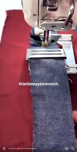 Chân vịt A800 BÁNH XE CHỐNG NHĂN trên nhún dưới phẳng có ốc điều chỉnh vị trí xếp ly sử dụng cho máy 1 kim công nghiệp  (GIÁ 1 CÁI)