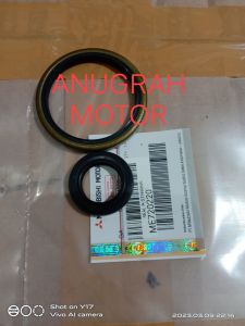 seal borem gearbok steering Mitsubishi canter 2008--2011 orsinil set atas bawah