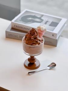 French Style Retro Ins Goblet Glass Small Dessert Bowl Ice Cream Cup Pudding Yogurt Cup Ice Cream Ice Cream Cup