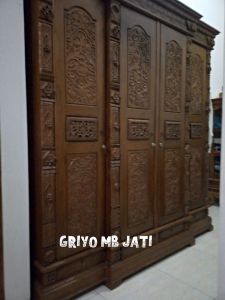 lemari pakaian kayu jati gebyok 4 pintu ukir