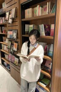 Gentle Artsy Style White Mohair round Neck Sweater Lazy Feeling Loose Casual Sweater Pullover All-Matching Tops