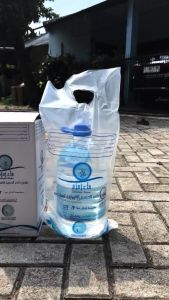 Air Zam Zam Berkualitas Tinggi Kemasan 5 Liter Galon Obyek Haji & Umroh
