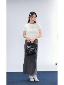Womens Round Neck Short-Sleeved T-shirt Simple Solid Color Casual T-shirt A Must-Have Basic Style For Dating