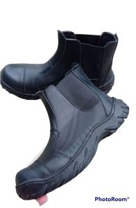 SEPATU BOT KULIT