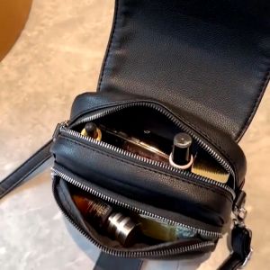 TAS SELEMPANG WANITA: TREN & TIPS MEMILIH