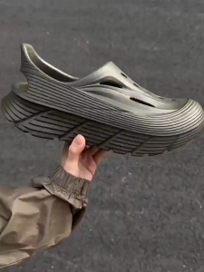 Tawii Slippers sandals summer outdoors slippers outdoor rappelling shoes Integrated molding Light weight Comfortable and soft
