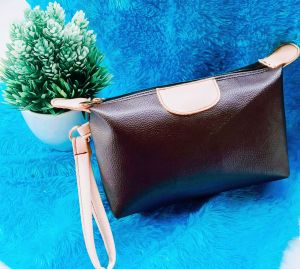 pouch wanita/dompet alat tulis/ cluth tempat perlengkapan kantor /sekolah/kerja kuliah/kosmetik/dompet HP/ elegant
