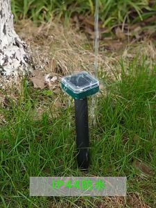 Solar Power Ultrasonic Pest Mole Repeller Garden Rat Mouse Snake Repellent Cat Dog Killer Chaser Deterrent Pest Control Tool