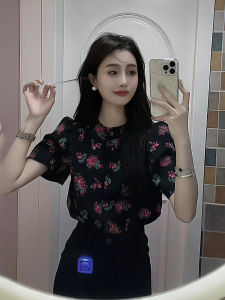 เสื้อเชิ้ตแขนสั้นผู้หญิงสไตล์ย้อนยุคพิมพ์ลายดอกไม้หลวมๆ สไตล์ลำลองฤดูร้อนใหม่ แฟชั่นอเนกประสงค์ เสื้อผ้าทำงานคอตตอน