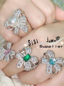 Elegant Glowing Butterfly Knot Three-Piece Set Necklace Earrings Rings Womens Fashion Jewelry Full Embedding Super Fairy Tale