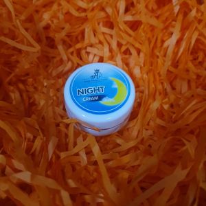 เอวาเฟเชียลแคร์  ครีมบำรุงผิว(AWA) มี 2 แบบ กระปุกสีเขียวแบบใหม่ (กลางวันและก่อนนอน) กระปุกสีฟ้าแบบเดิม (ก่อนนอน) ขอแท้มีบัตรตัวแทนแน่นอน