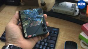 Miếng skin cho SAMSUNG Z Flip 4 5G / Z Flip 3 5G. Tạo thêm diện mạo mới cho máy chống nước chống trầy xước