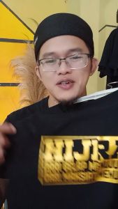 JARVLYN - KAOS DISTRO PRIA DEWASA MOTIF SIMPLE HIJRAH DARI GELAP MENUJU TERANG COTTON COMBED 30s