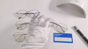 แว่นสายตาสั้น/สายตาปกติ ทรงเหลี่ยม เลนส์กรองแสงบลู+เลนส์เปลี่ยนสีAUTO รุ่น801(เลนส์เปลี่ยนสี)