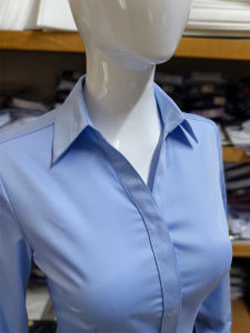 เสื้อเชิ้ตคอวีสีฟ้าสำหรับผู้หญิง แขนยาว ทรงสลิมฟิต ใส่ทำงาน ฤดูใบไม้ผลิและฤดูใบไม้ร่วง เสื้อเชิ้ตทำงานแบบบางสบาย